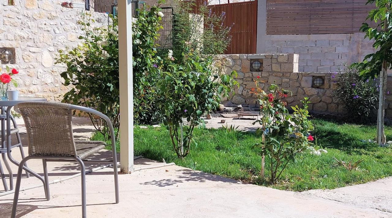 Guest House Tsanes Pinakokhorion Екстериор снимка