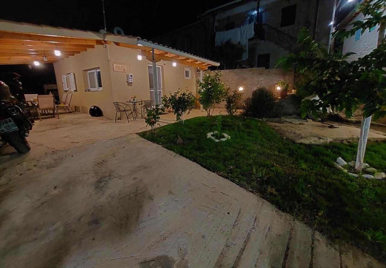 Guest House Tsanes Pinakokhorion Екстериор снимка